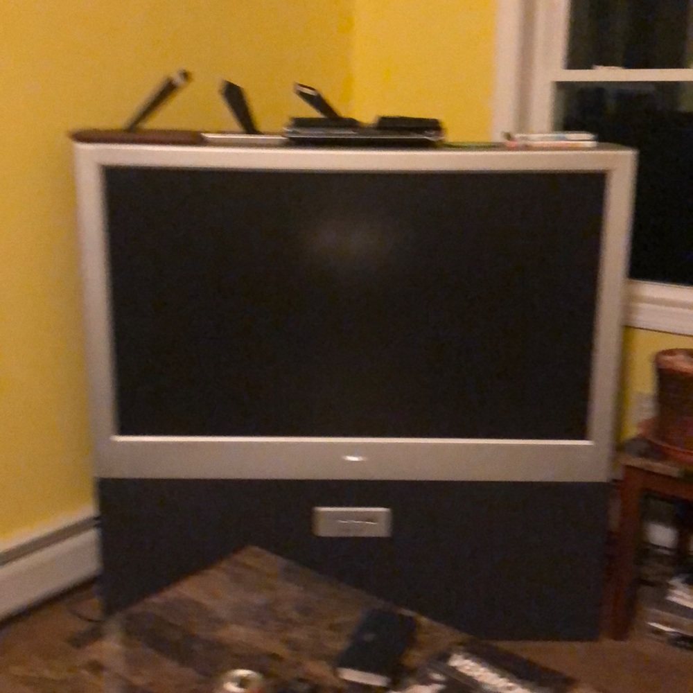 Very good large tv for family watching tv show